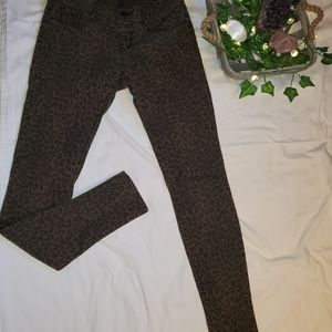 Leopard print skinny jeans!